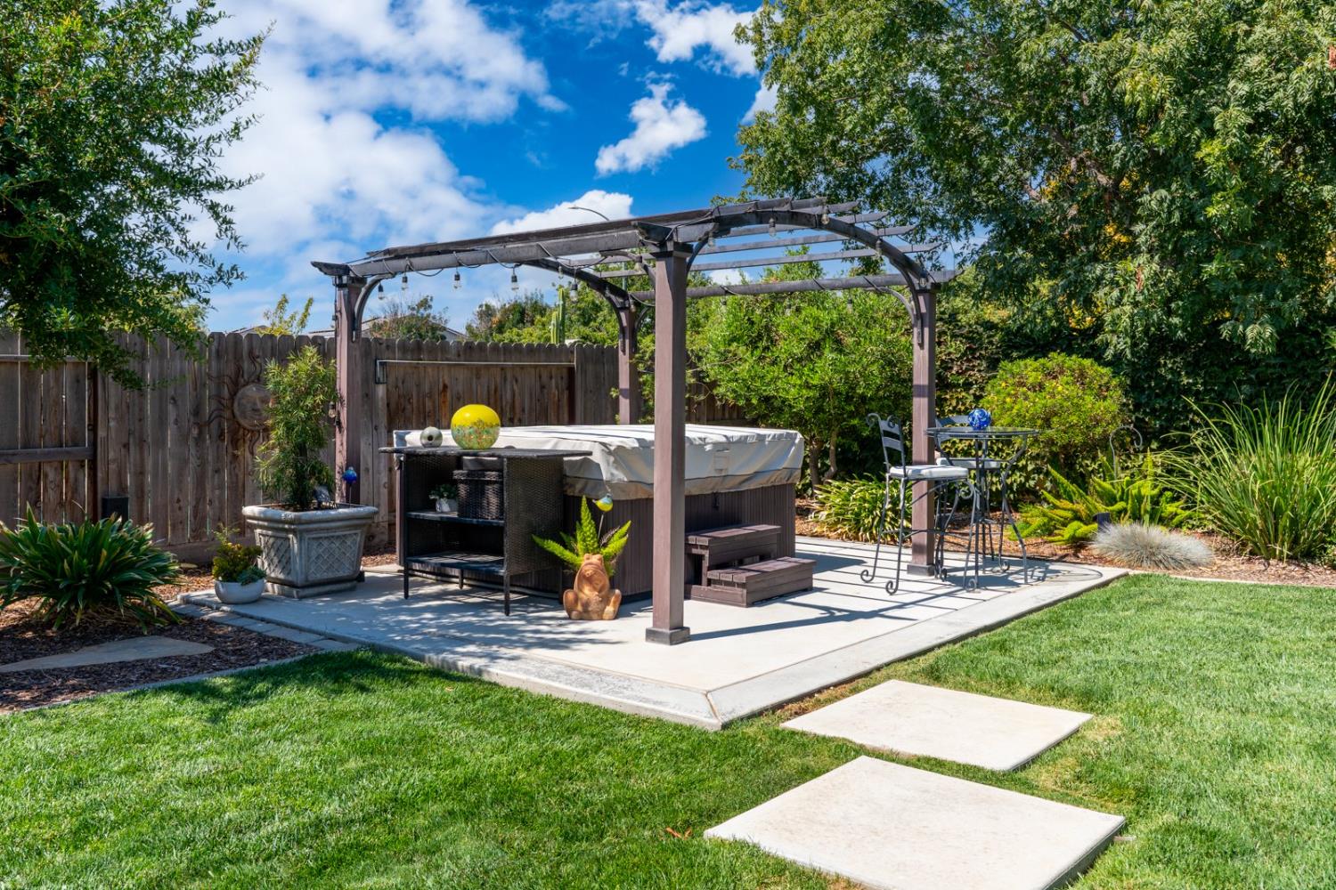 1608 Dolomite Ct, Los Banos, CA 93635