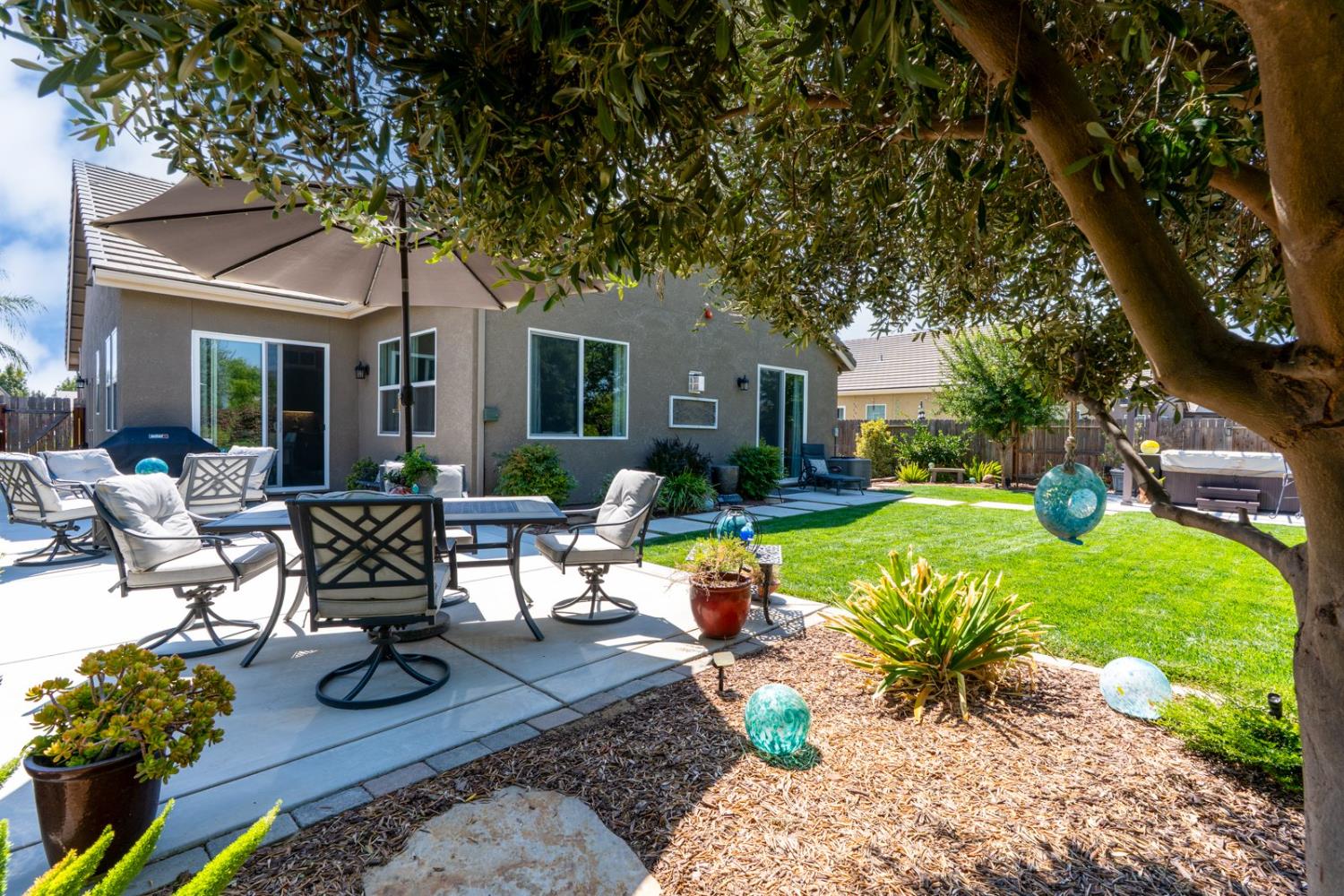 1608 Dolomite Ct, Los Banos, CA 93635