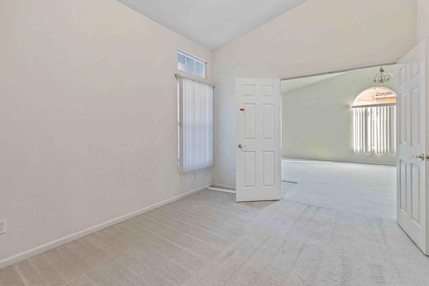 621 Vine St, Los Banos, CA 93635