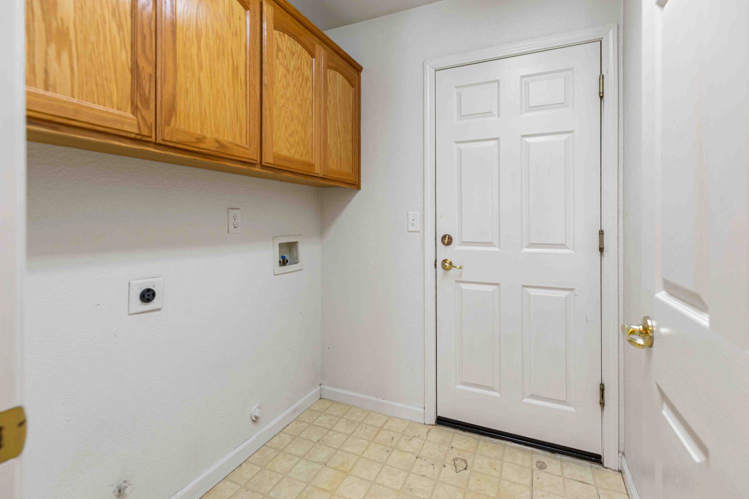 621 Vine St, Los Banos, CA 93635