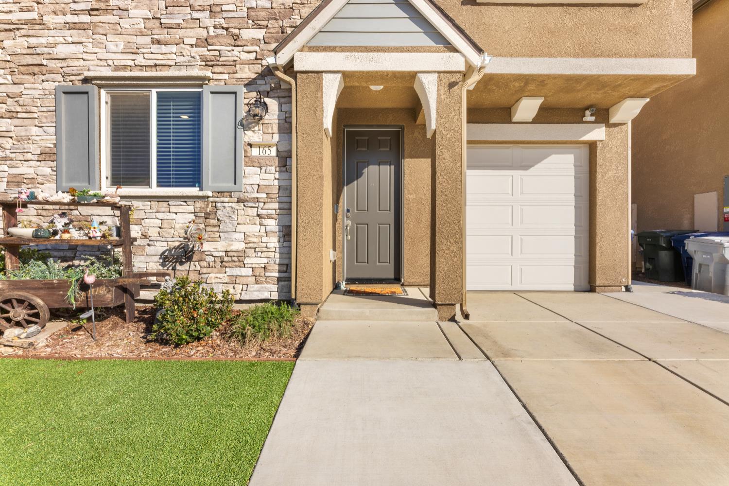 165 Sullivan Dr, Merced, CA 95348