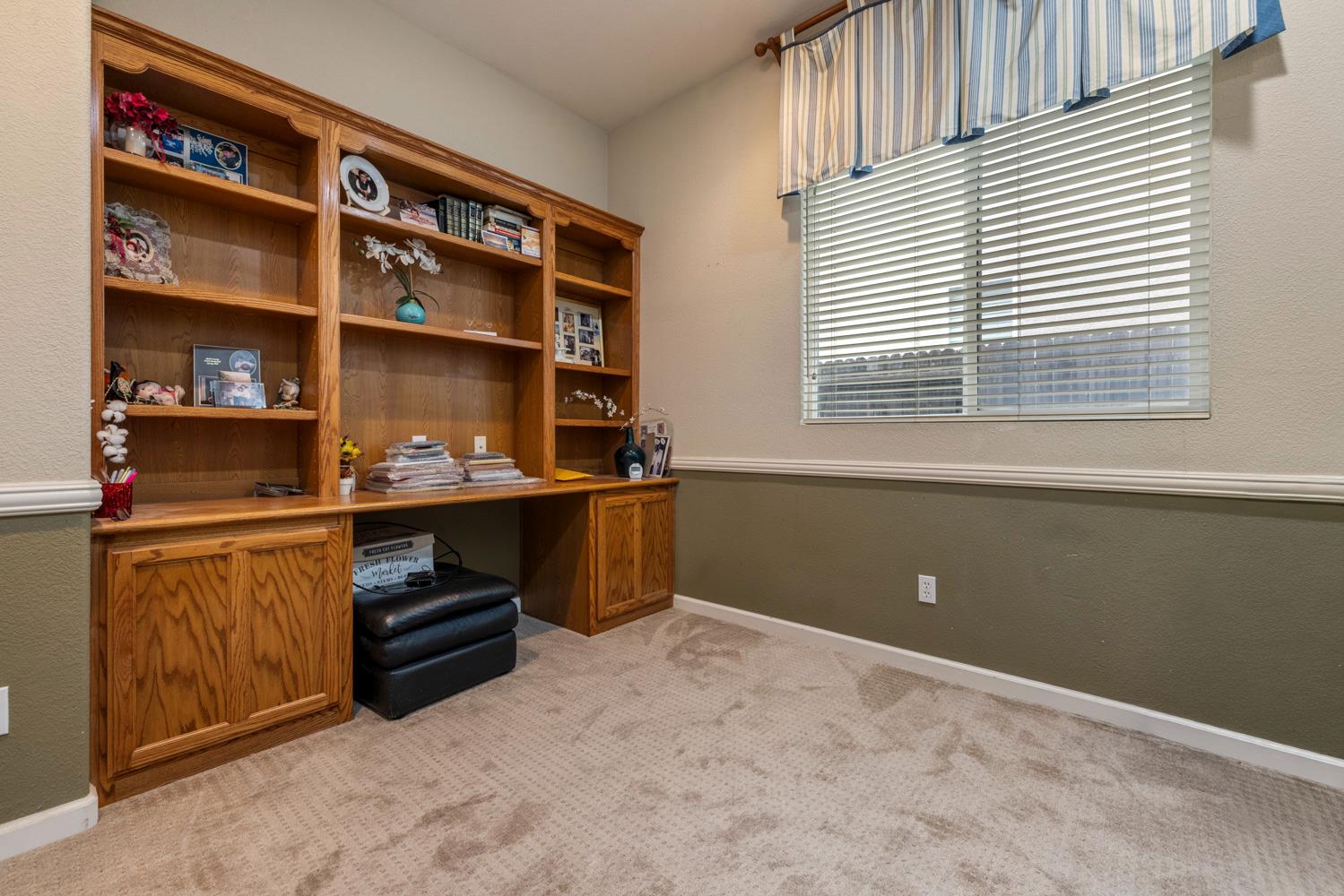 2859 Tulare Ct, Livingston, CA 95334