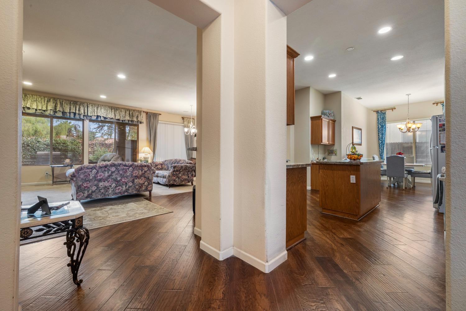 2859 Tulare Ct, Livingston, CA 95334