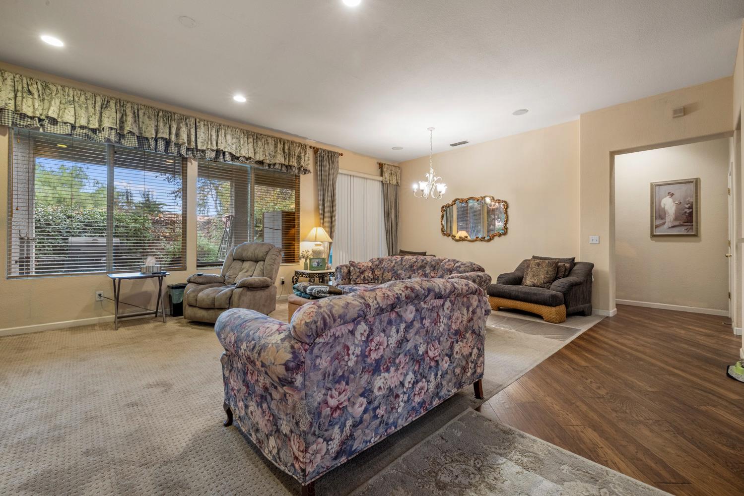 2859 Tulare Ct, Livingston, CA 95334