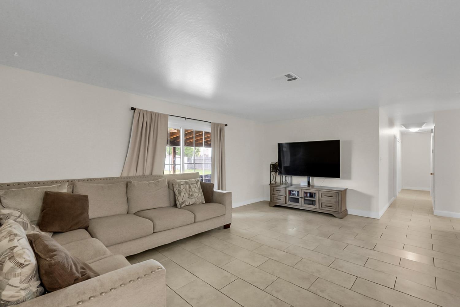 2085 Coronado Ave, Merced, CA 95348