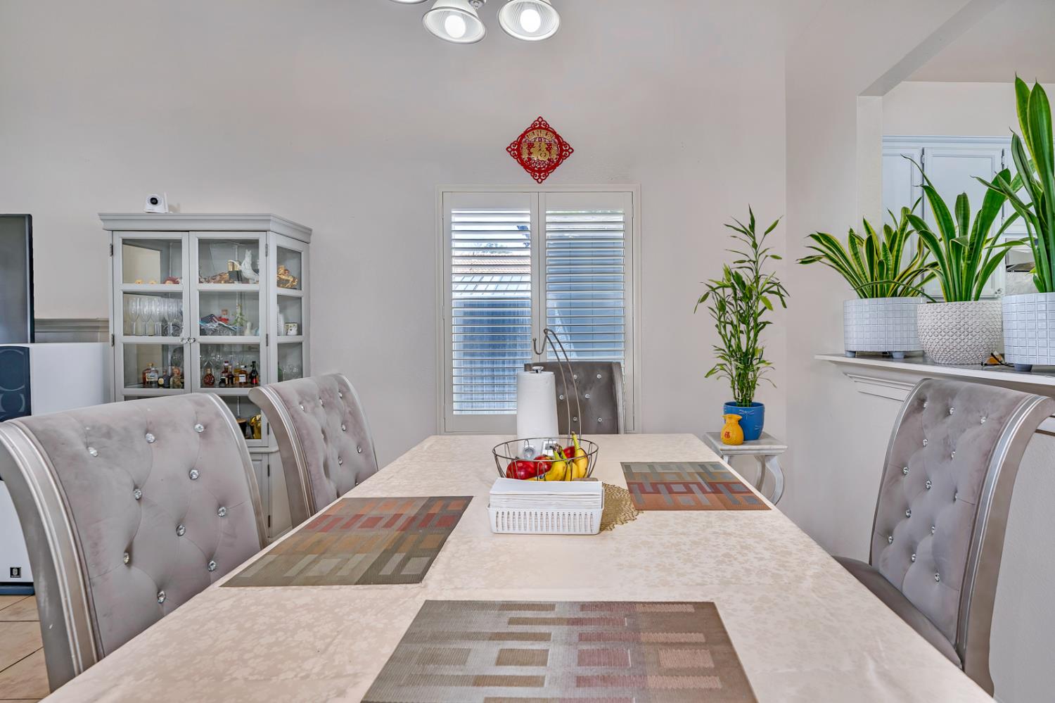 1700 San Simeone Way, Los Banos, CA 93635