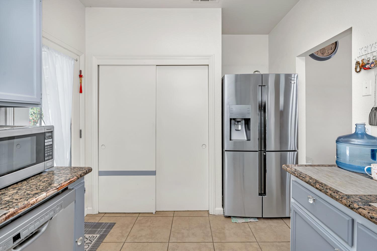 1700 San Simeone Way, Los Banos, CA 93635